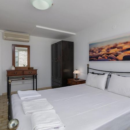 Areti's Milos Guesthouses Adámas Extérieur photo