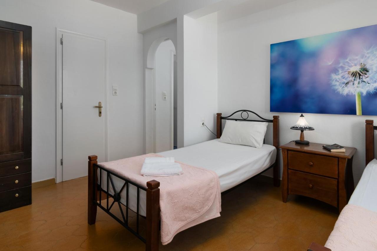 Areti's Milos Guesthouses Adámas Extérieur photo