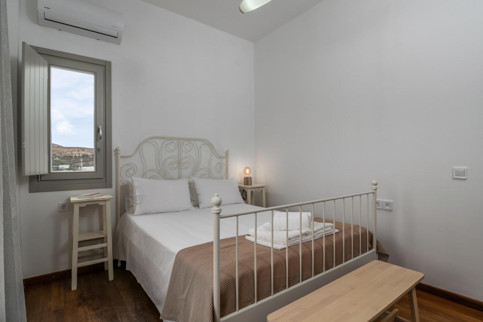 Areti's Milos Guesthouses Adámas Extérieur photo
